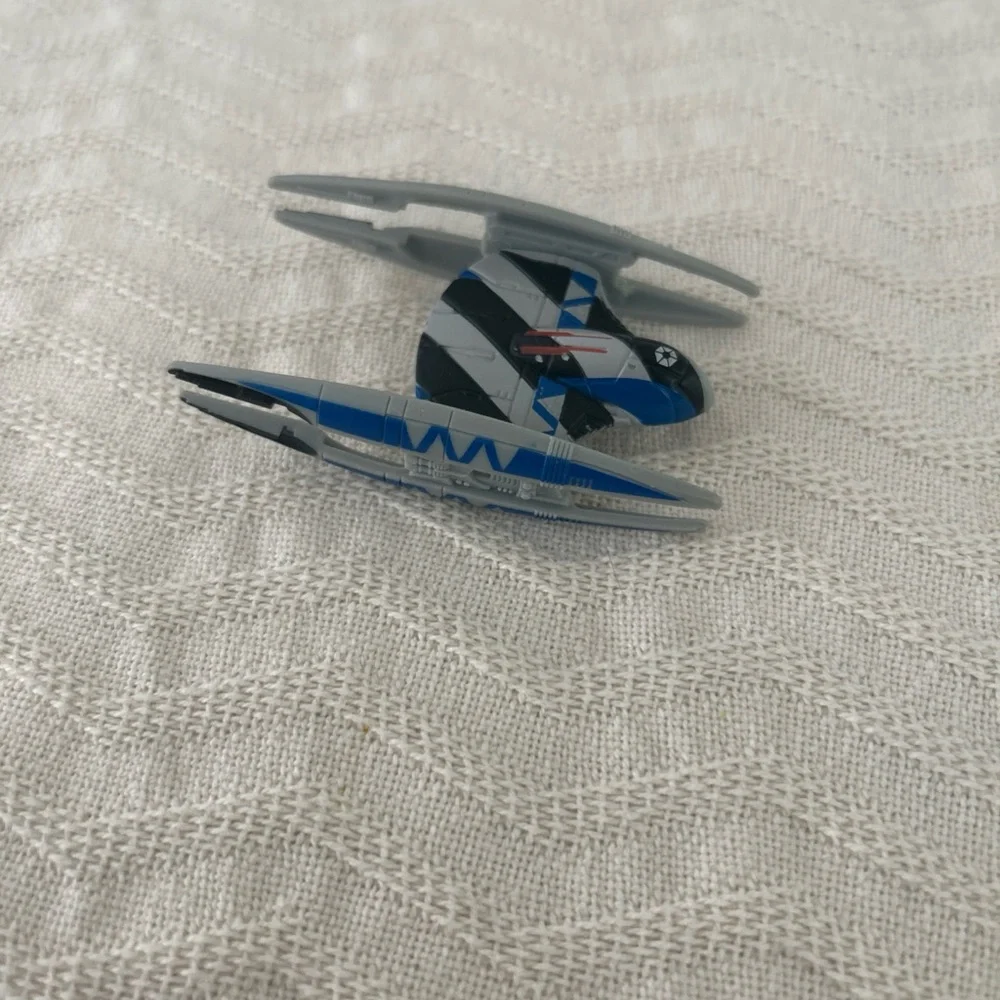 Star Wars Hot Wheels Vulture Droid Ship 2.75